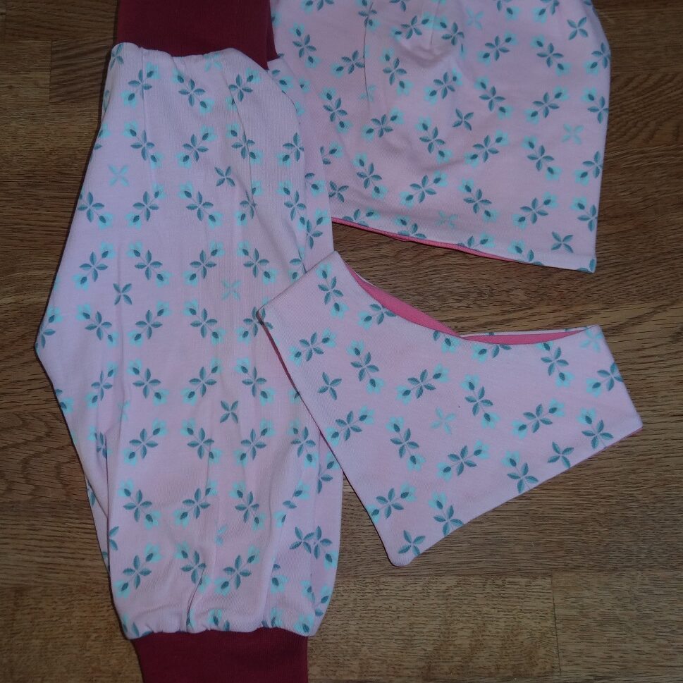 Angebotsübersicht-Kinderkleidung-Bauernmarkt-Isen.jpg